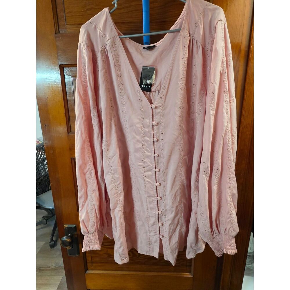 Torrid 6X 30 Eyelet Button Down Blouson Top Mellow Rose Pink NWT